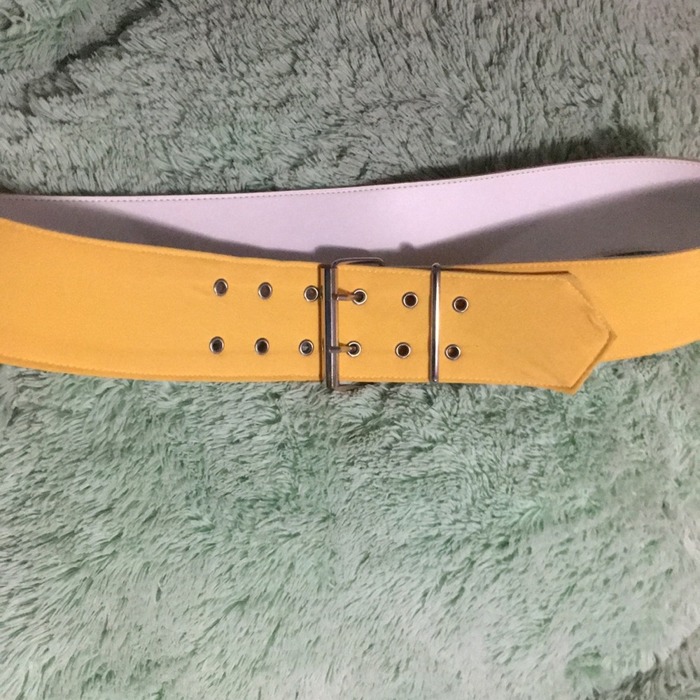 Yellow Belt - Picture 6 of 6